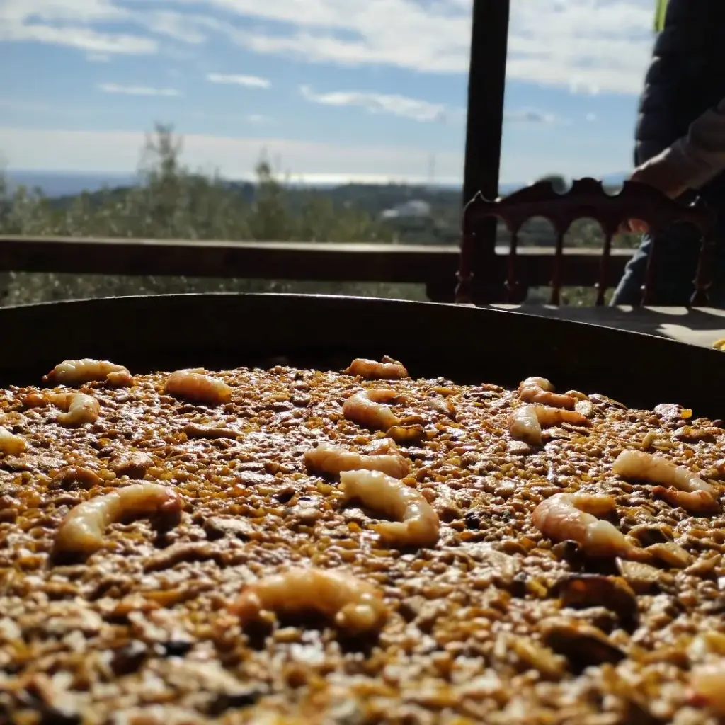 Paella marisco para amigos Paella para eventos privados en Girona, servicio profesional